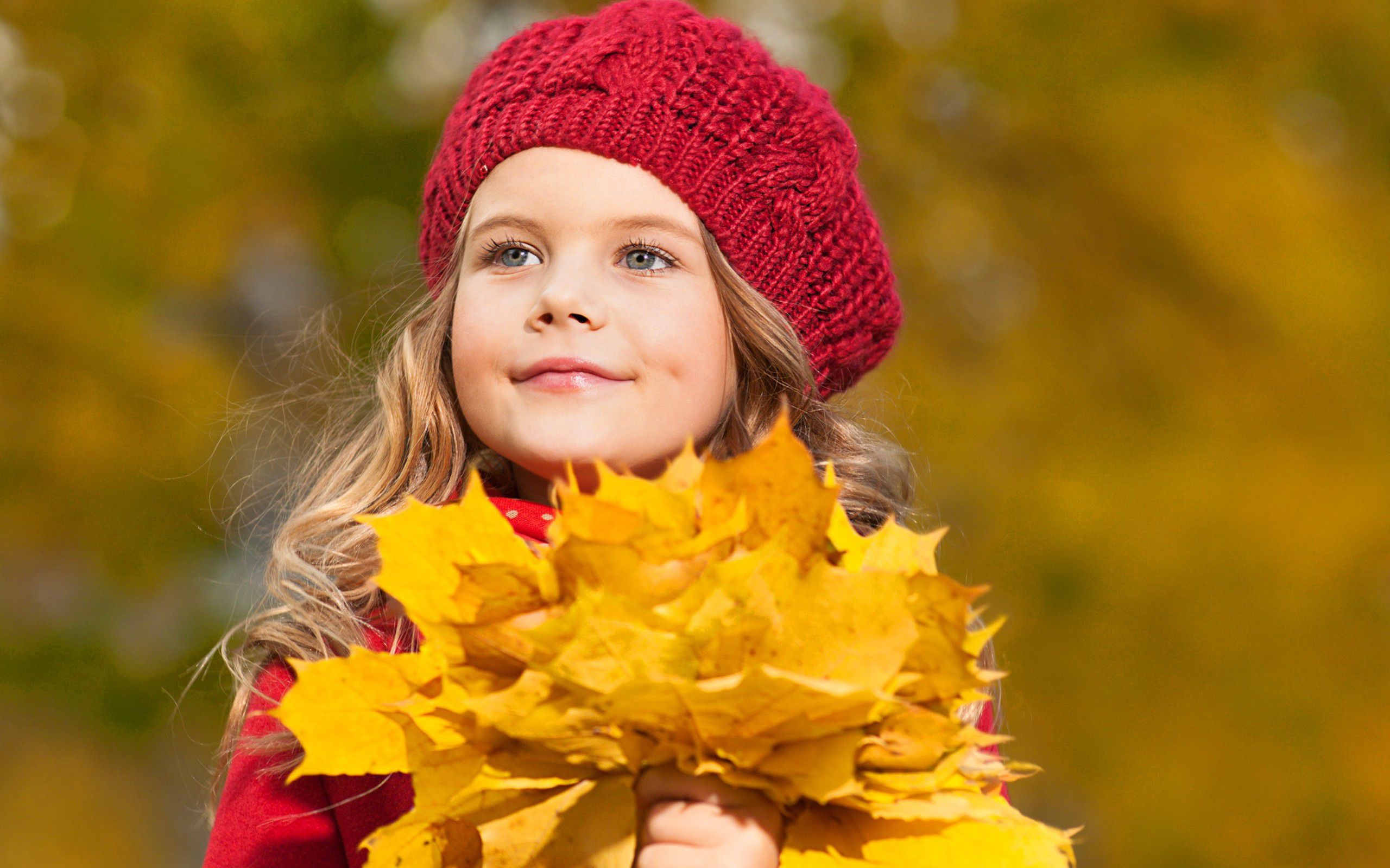cute-kids-in-autumn-background